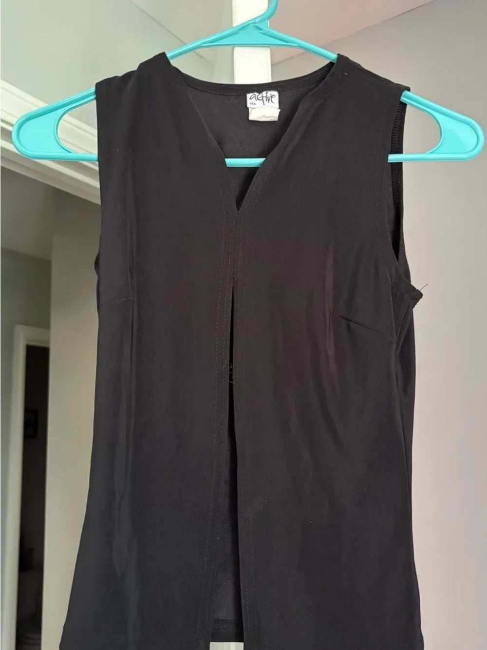 Active USA Black Sleeveless Split-Front Tank Top
